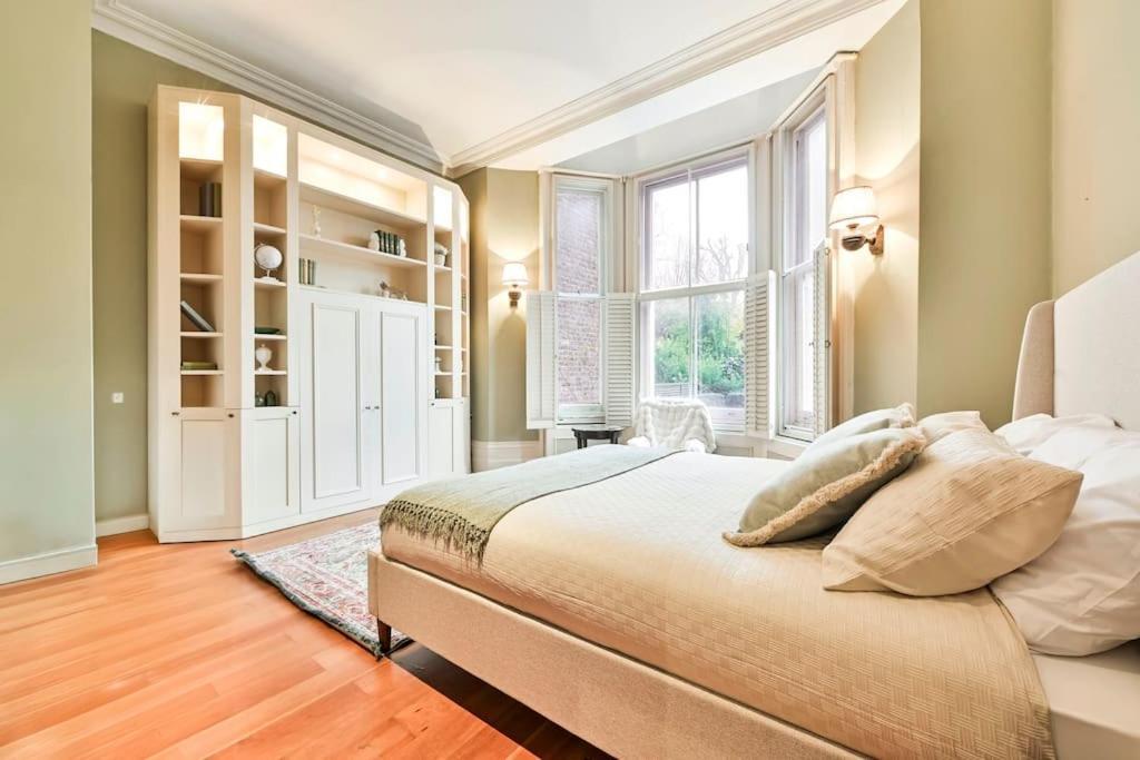 Apartment Elegant Victorian Flat Near Chelsea Embankment