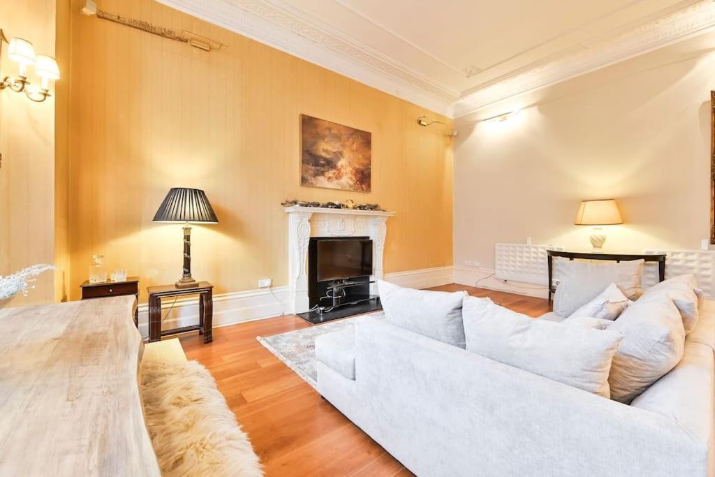 Elegant Victorian Flat Near Chelsea Embankment Appartamento *